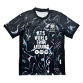 Camiseta BTS "SUGA Holográfico Negro" - Edición Fandom Exclusiva - vista frontal